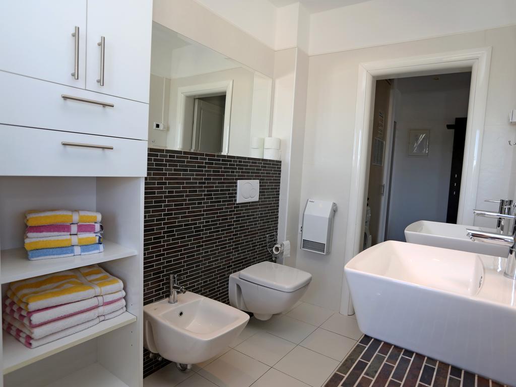 Lovely Apartment With Beautiful Pool Primošten Eksteriør billede