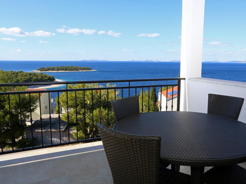 Lovely Apartment With Beautiful Pool Primošten Eksteriør billede